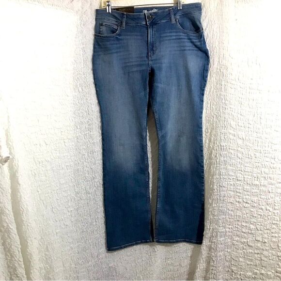 Wrangler NWT Retro Mae Mid-Rise Bootcut Jeans Size 15x32 ( 33 ) - Picture 2 of 10